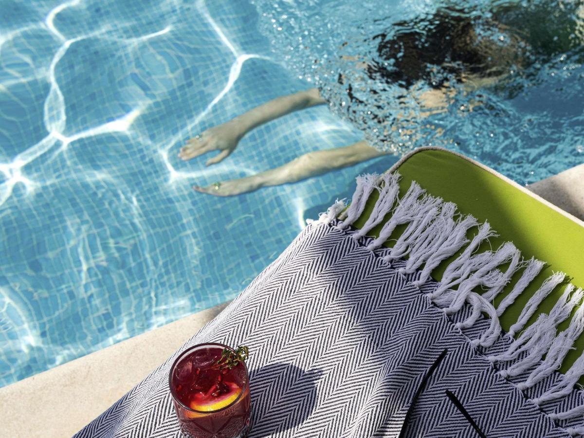 Piscine de l'établissement Hotel Mercure Parc du Coudray - Barbizon ou située à proximité