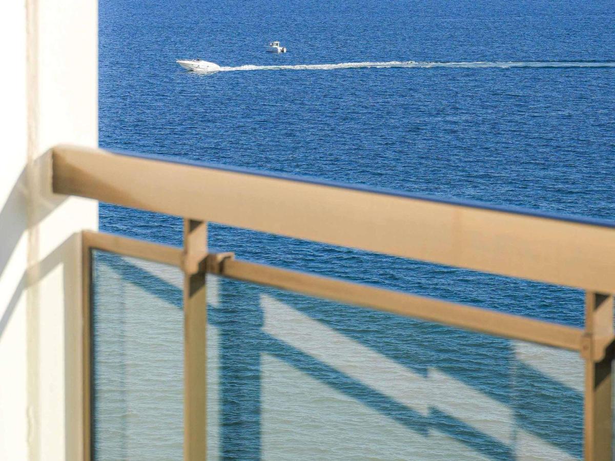 un bateau dans l'océan vu depuis un bateau de croisière dans l'établissement Pullman Cannes Mandelieu, à Mandelieu-la-Napoule 168 autres photos