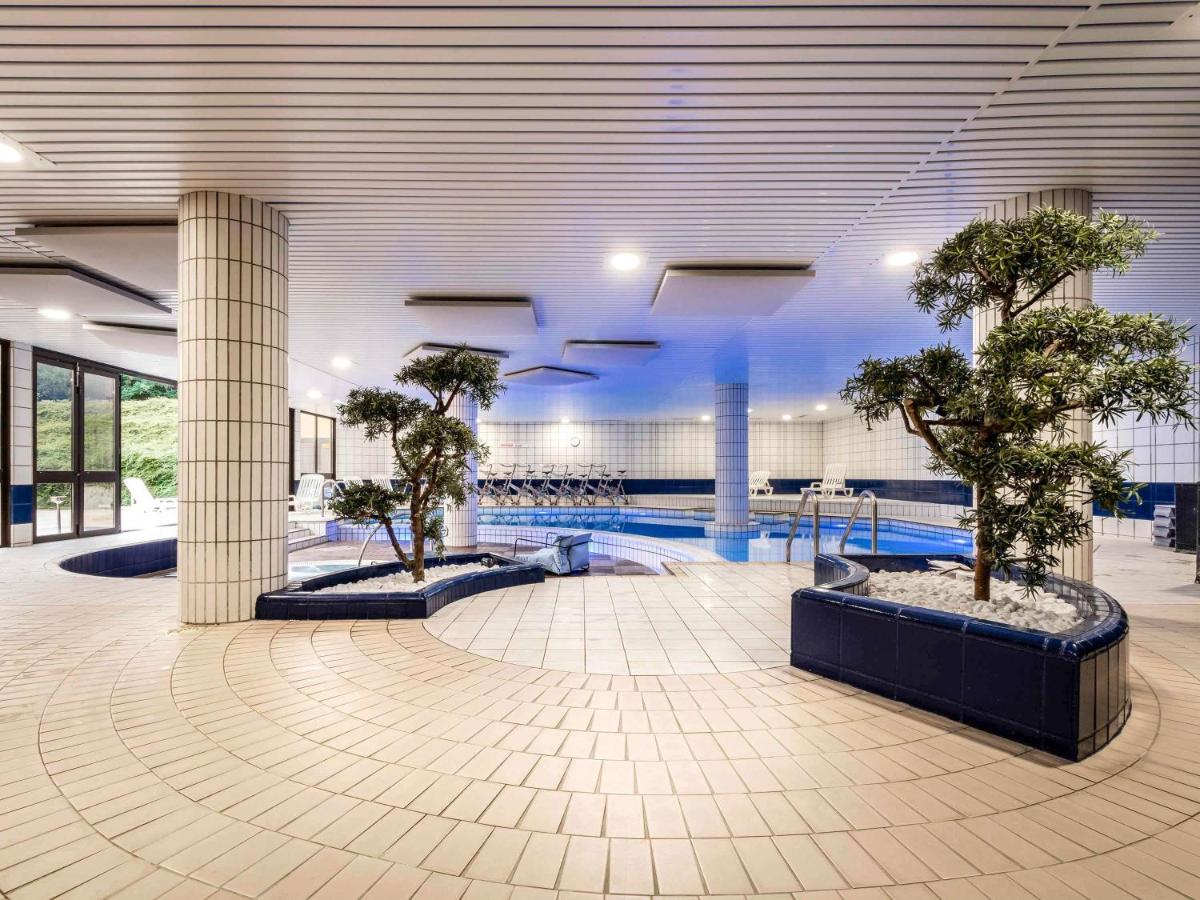 Piscine de l'établissement Mercure Tours Sud ou située à proximité