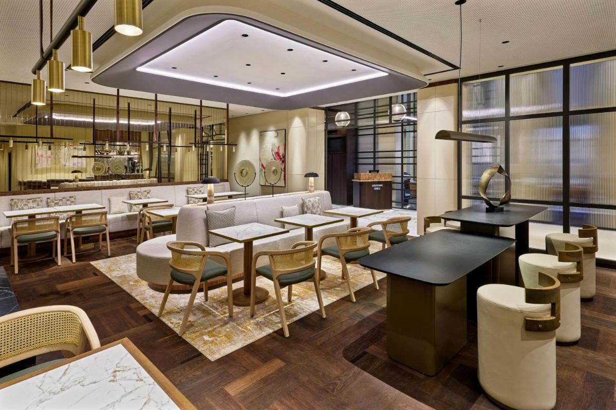 Ein Sitzbereich in der Unterkunft Berlin Marriott Hotel