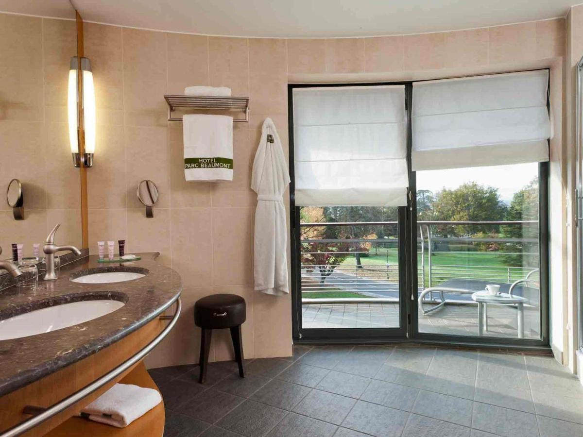 Piscine de l'établissement Parc Beaumont Hôtel & Spa Pau - MGallery Collection ou située à proximité