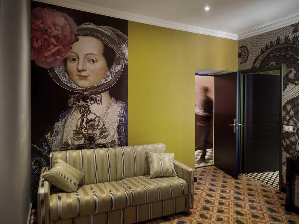 Coin salon dans l'établissement Jules César Hotel & Spa Arles - MGallery Collection