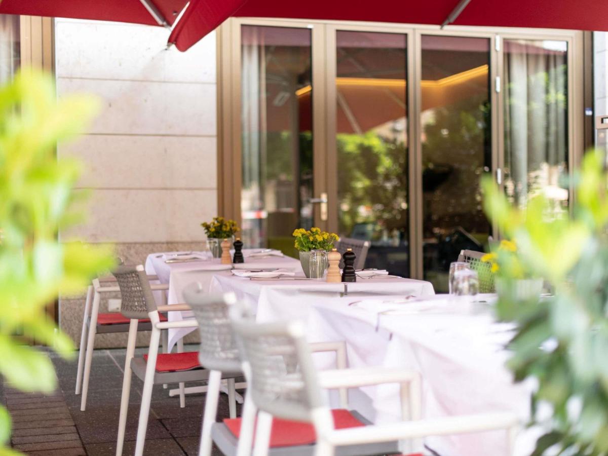 Ein Restaurant oder anderes Speiselokal in der Unterkunft Sofitel Frankfurt Opera