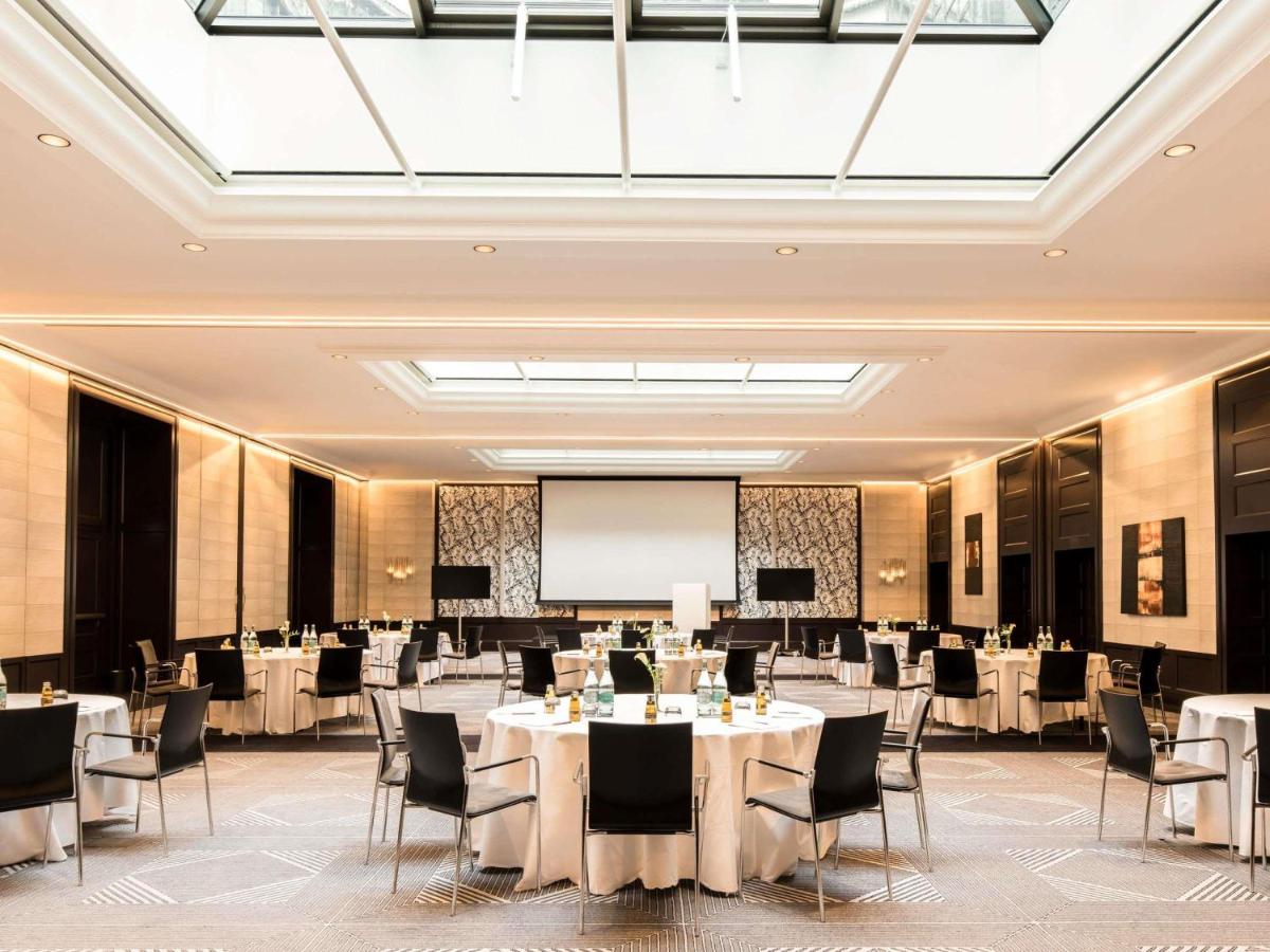 Der Geschäftsbereich oder Konferenzraum in der Unterkunft Sofitel Frankfurt Opera