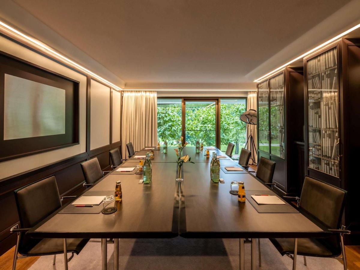 Der Geschäftsbereich oder Konferenzraum in der Unterkunft Sofitel Frankfurt Opera