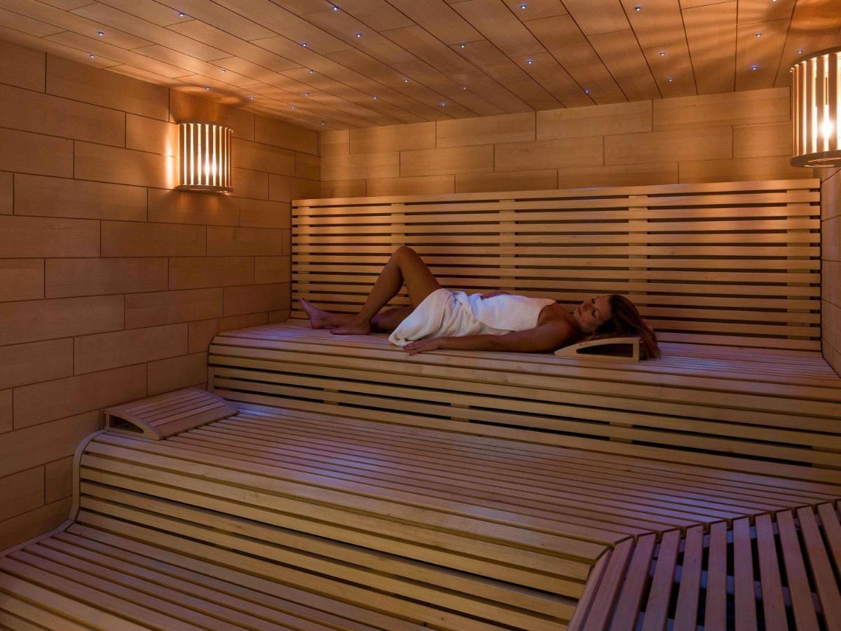Ein Bett oder Betten in einem Zimmer der Unterkunft Sofitel Frankfurt Opera