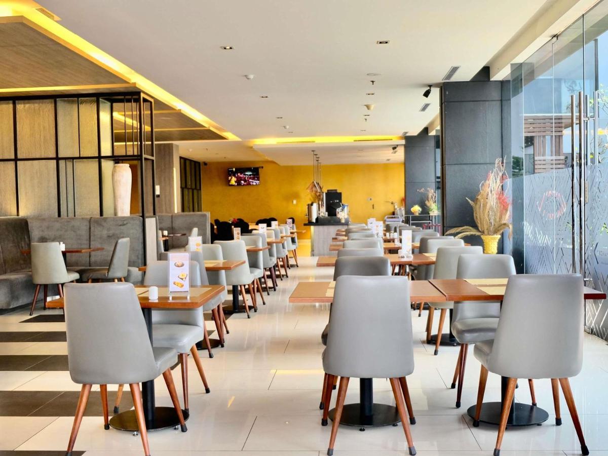 Novotel Pekanbaru - Housity