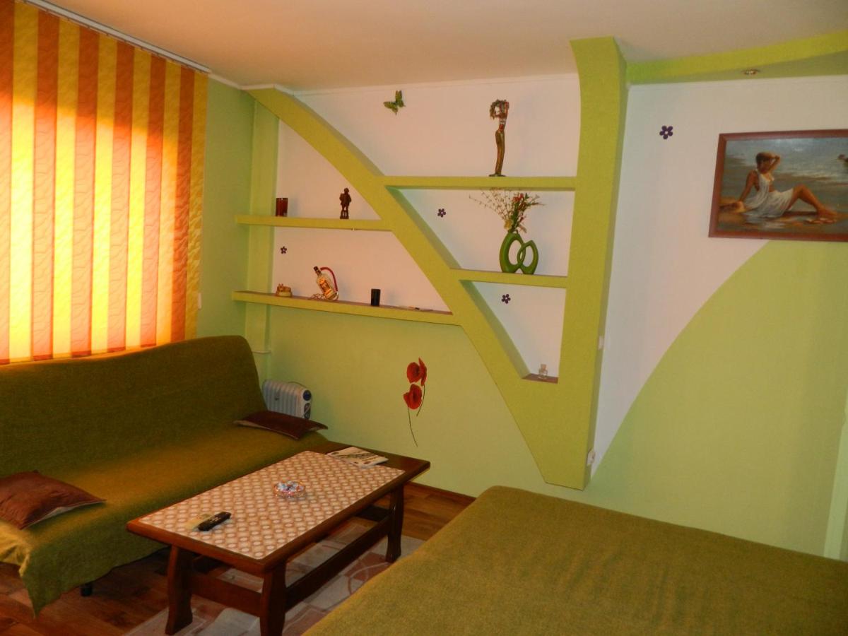 Cora Centru Pitesti - Housity
