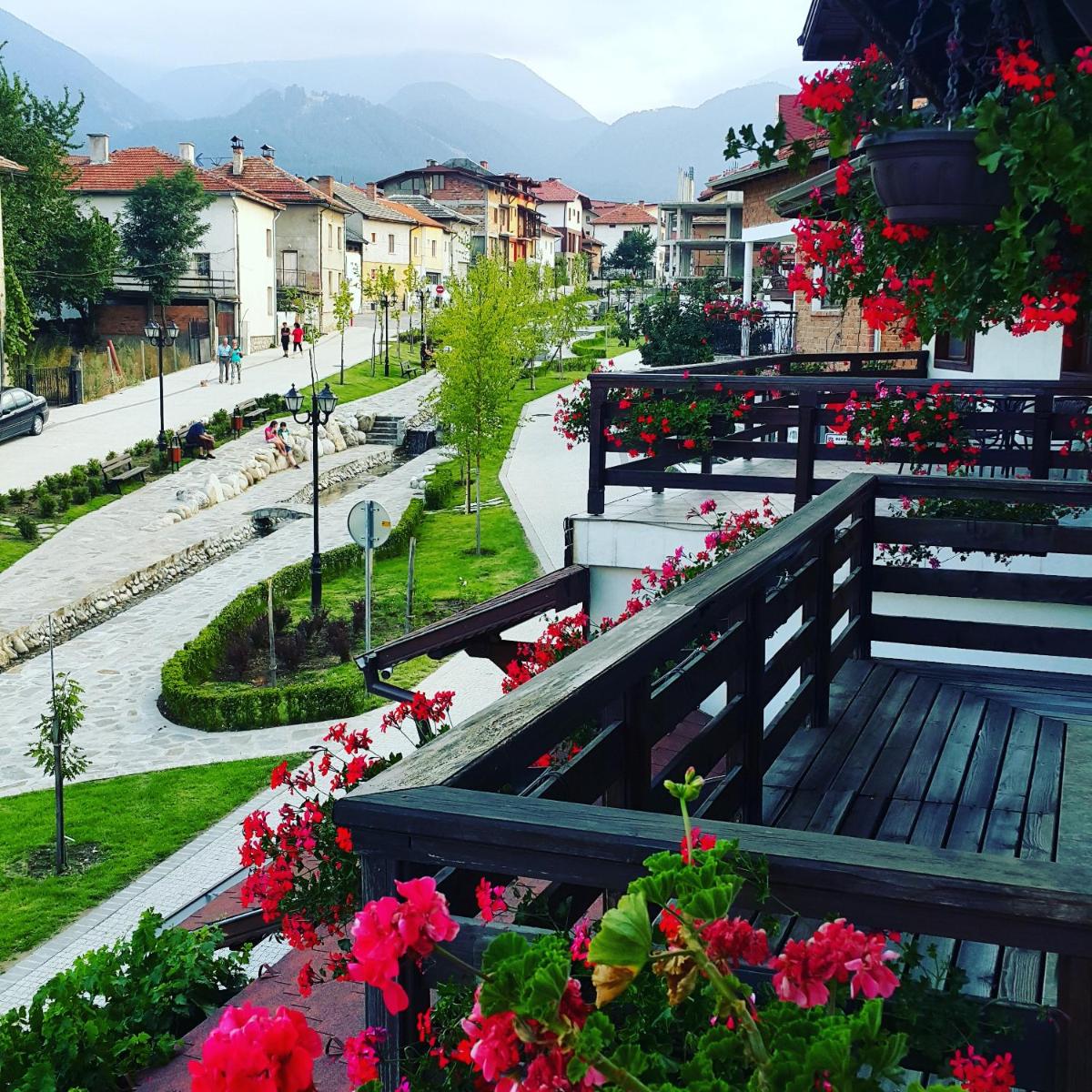 Suitetrails - Family Hotel Dzhangal