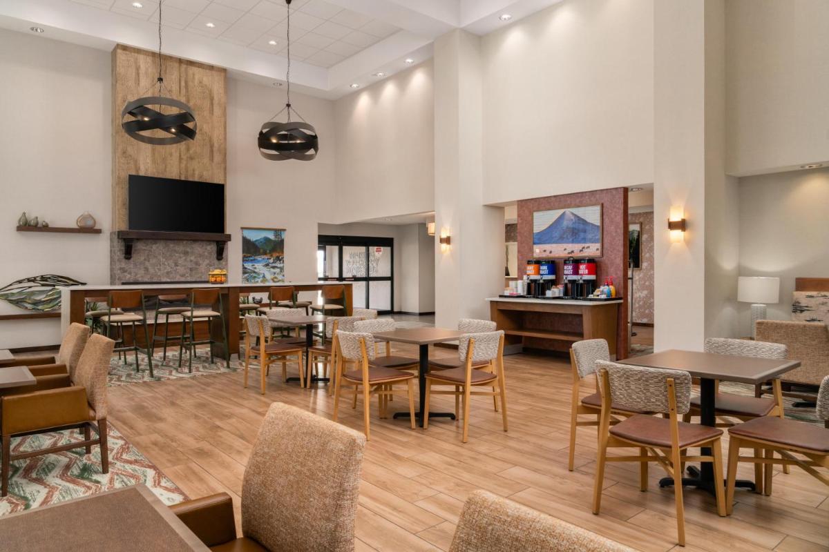 Hampton Inn & Suites Whitefish - Housity