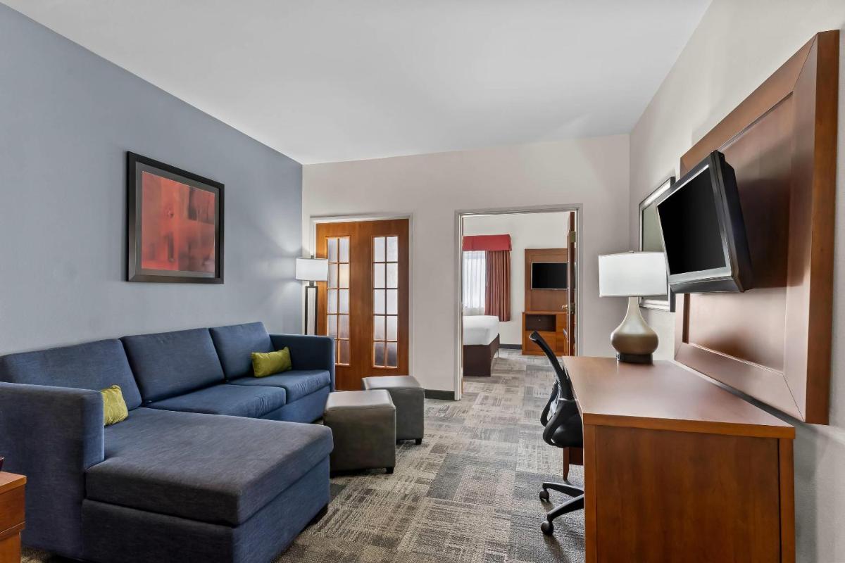 Comfort Suites Denver Tech Center - Housity