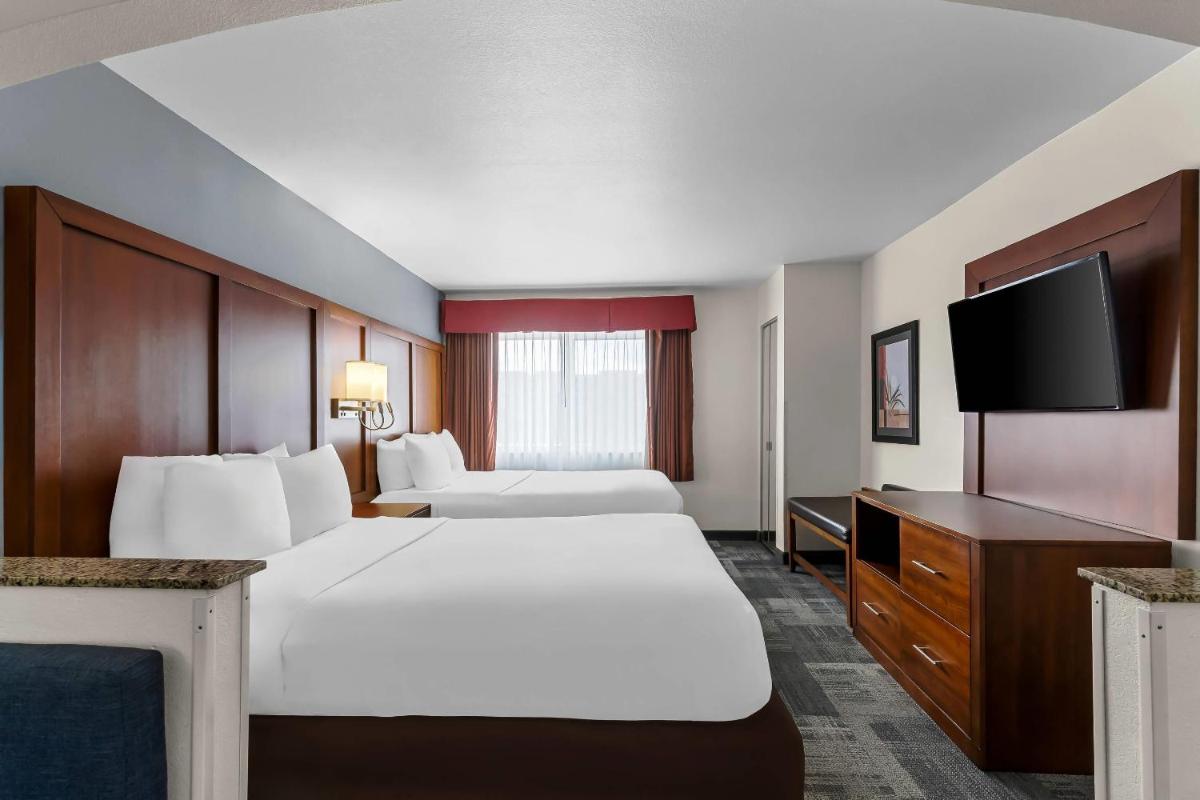 Comfort Suites Denver Tech Center - Housity