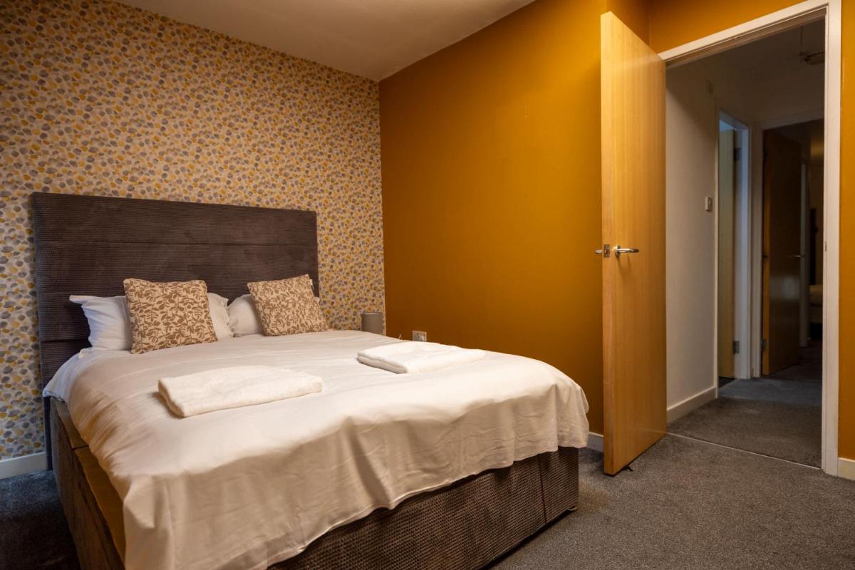 Muirhouse 2BR Apartment with Free Parking - Housity
