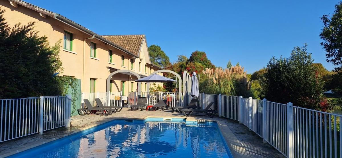 N'Atura Hôtel - Housity