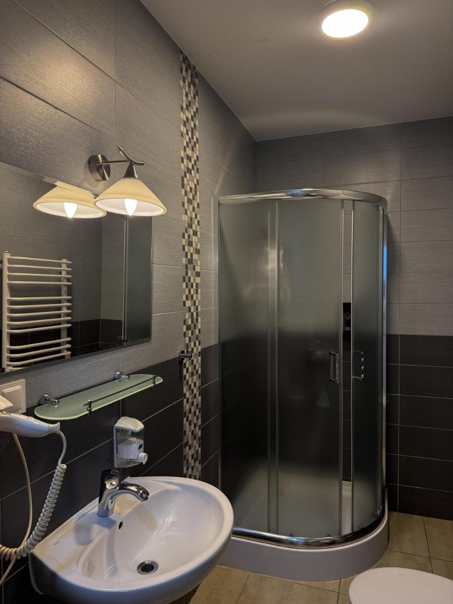 Hotel Pod Strzechą - Housity