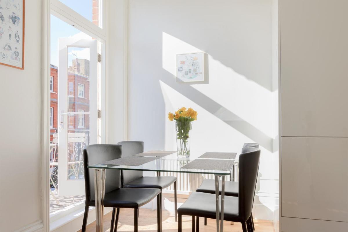 Lovely 2 bedroom flat in the heart of Chelsea - Housity