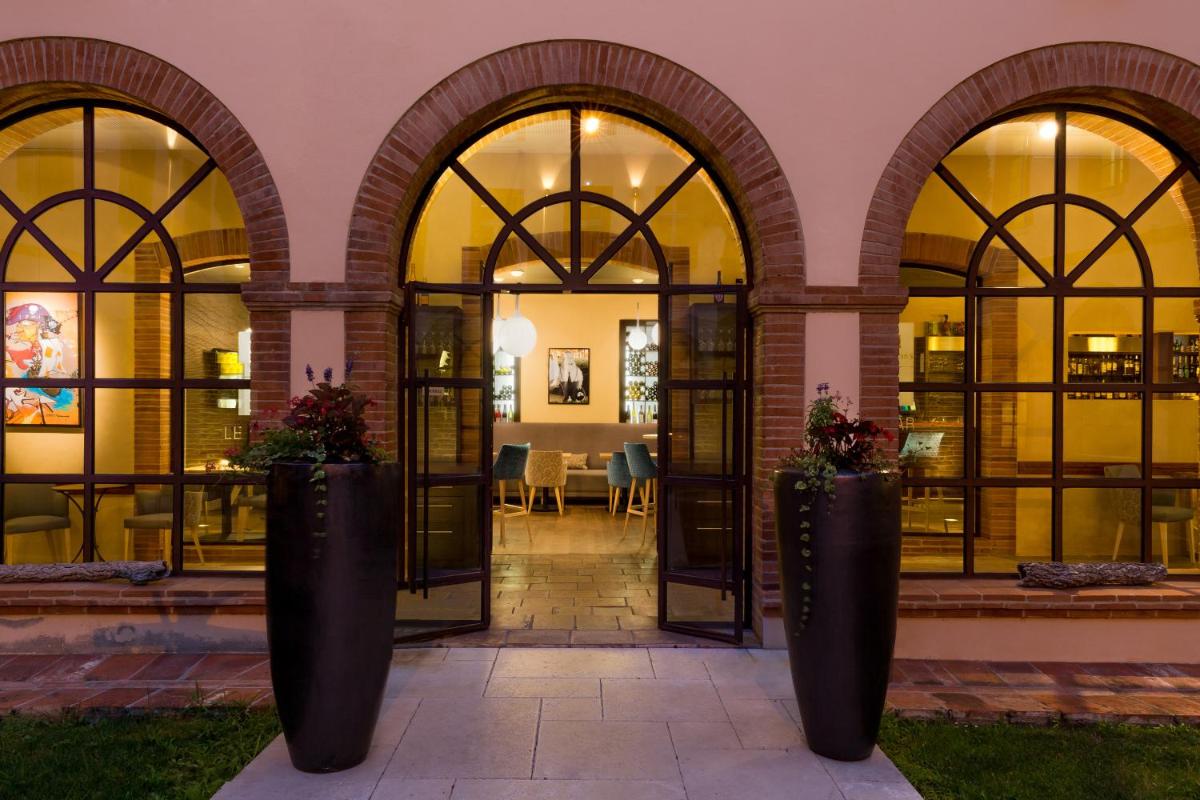Façade ou entrée de l'établissement Abbaye des Capucins Spa & Resort