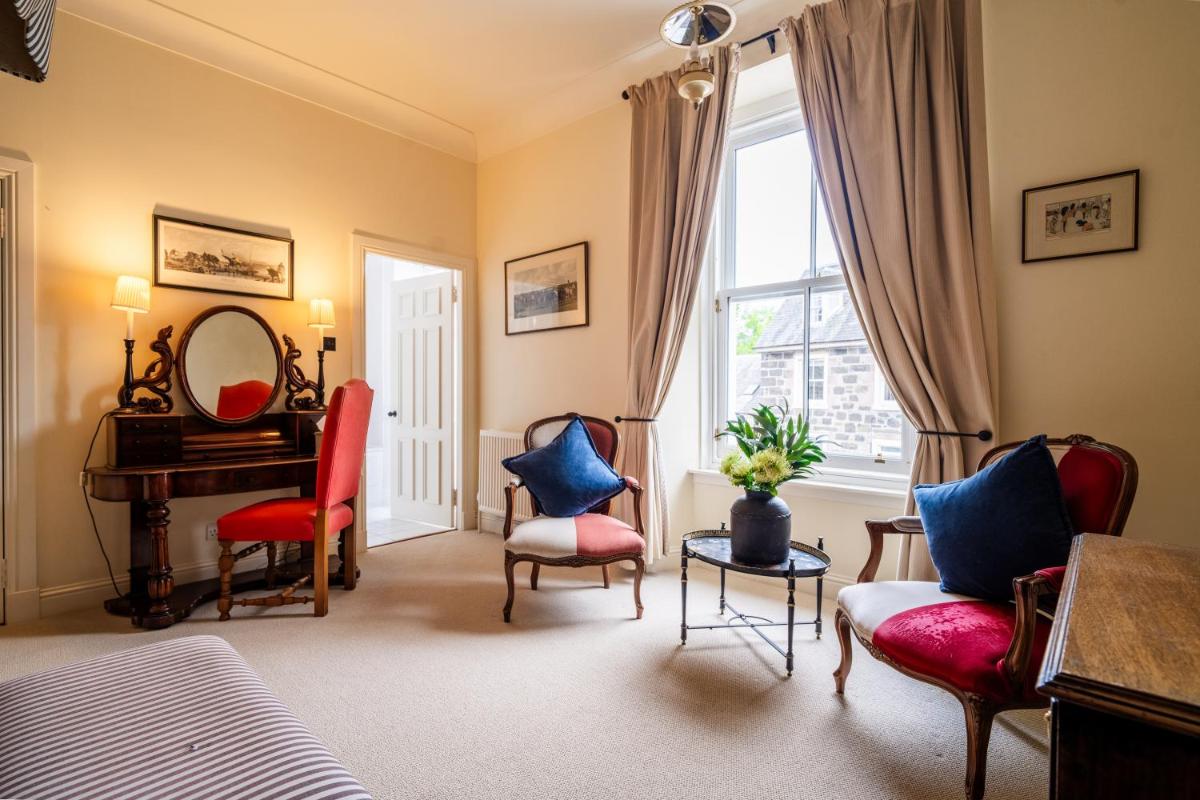 The Royal Hotel - Housity