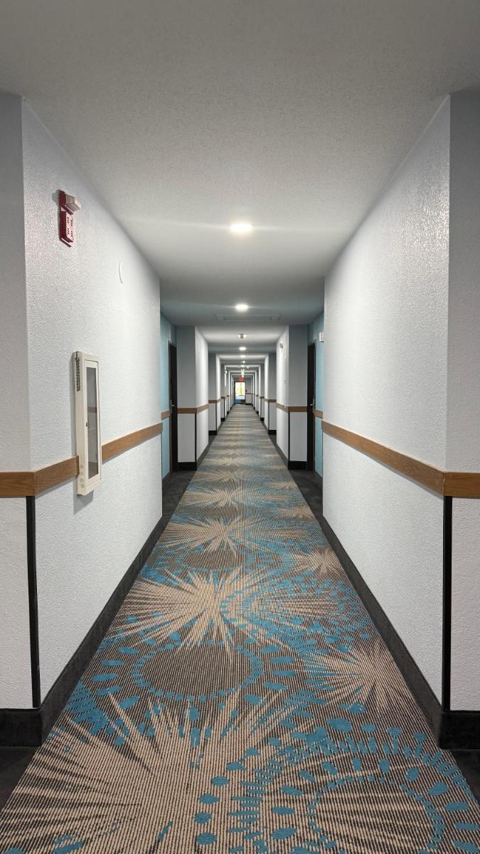 Days Inn by Wyndham Mankato - Housity