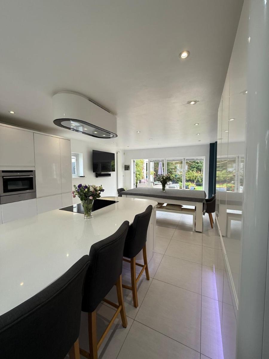 Portishead Coastal Retreat - Housity