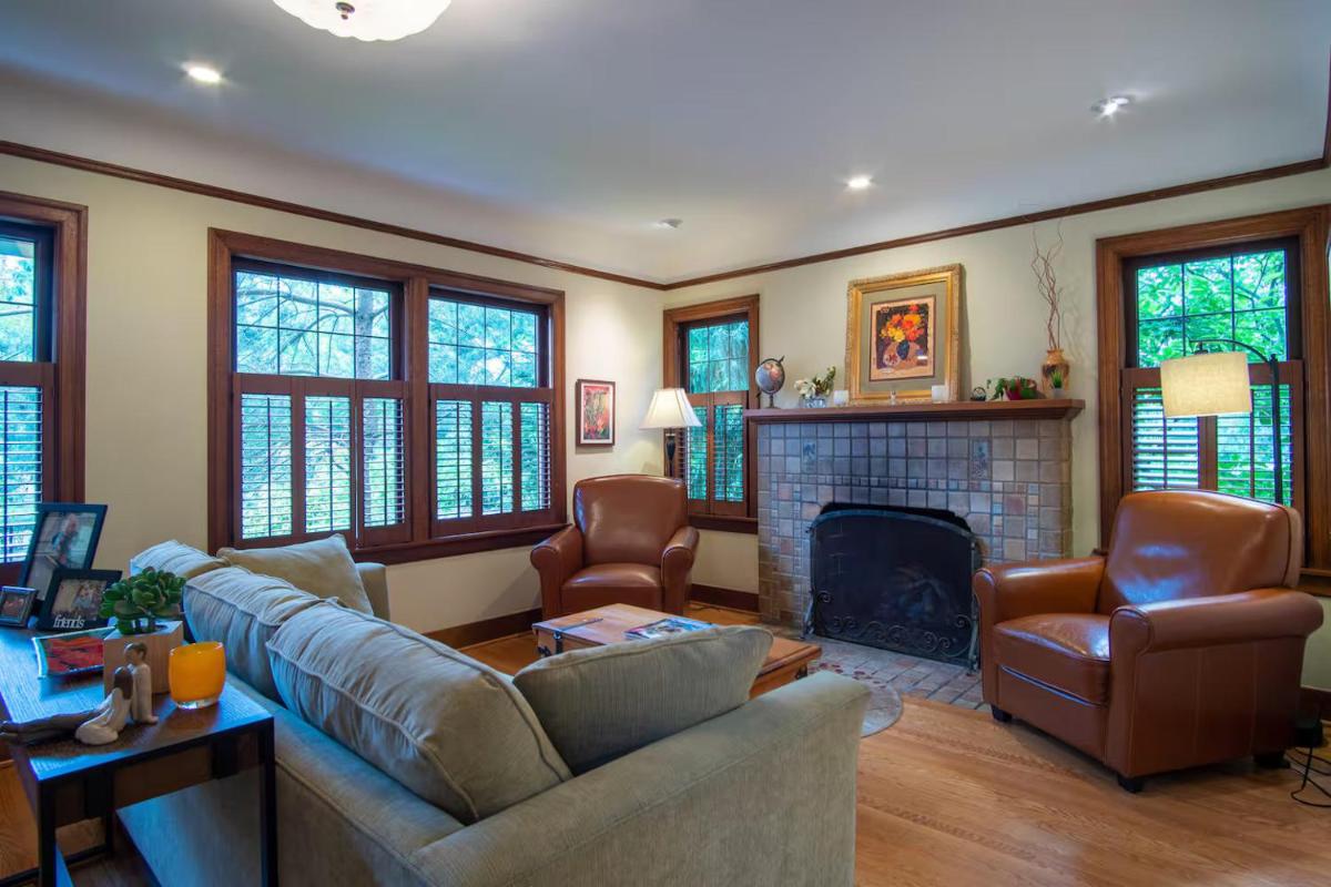 Queen Anne Oasis - Housity