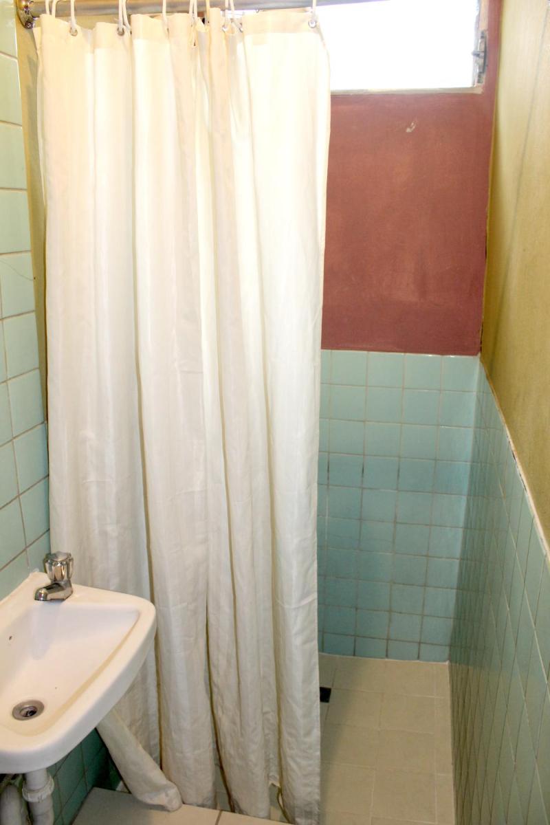 Ximenas Guest House - Housity