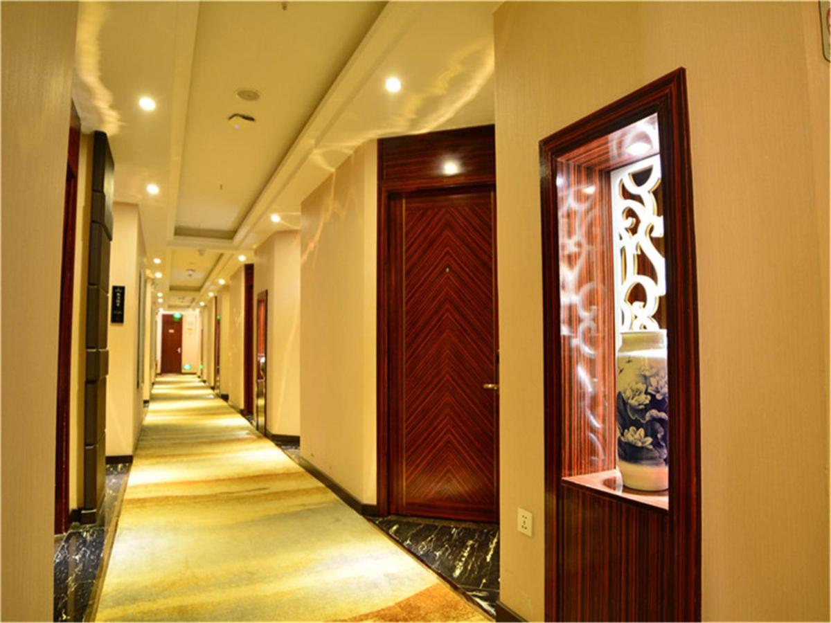 Lavande Hotel Wuhan Railway Station - Housity