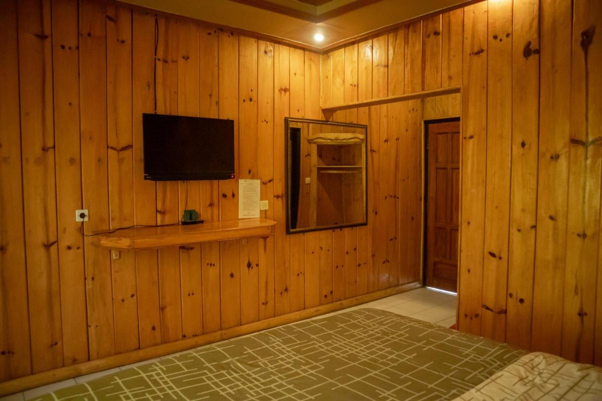 Cemara Indah Hotel - Housity