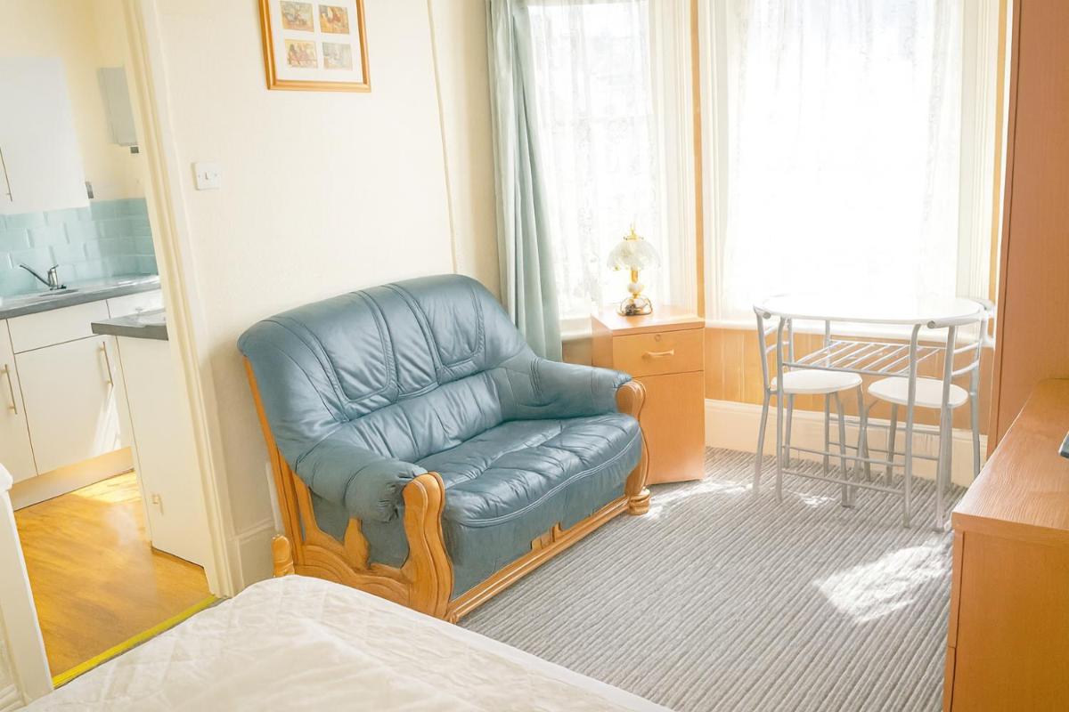 2 berth first floor flat Glen Villa 4 - Housity