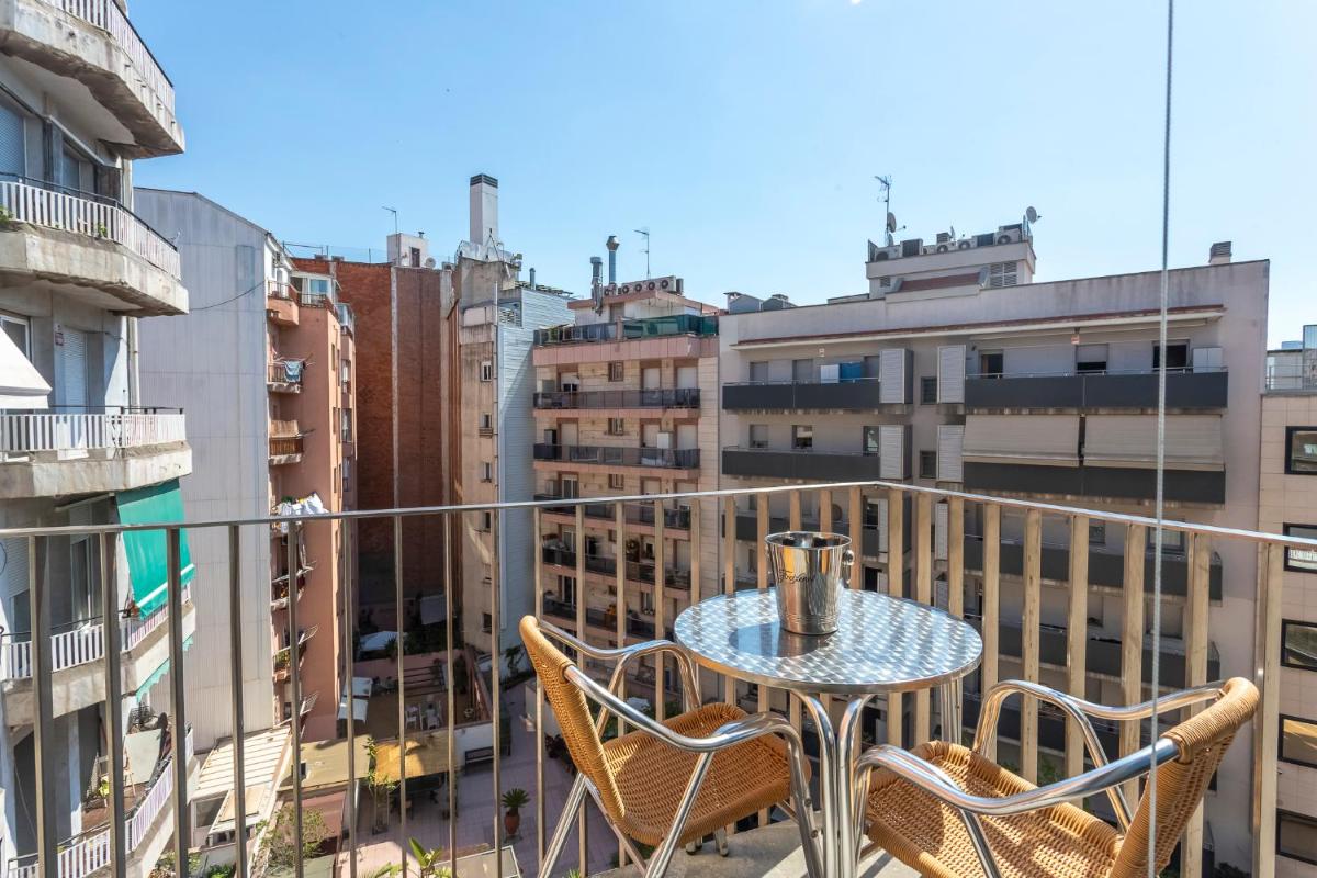 My Space Barcelona Pool City Center - Housity