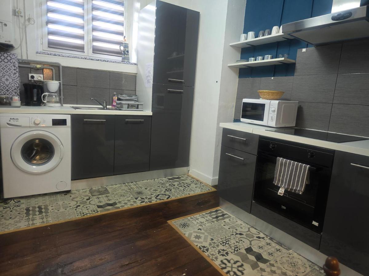 Number 22 - Le Dorat - Apartment 3 with garden & free parking - Hizvo