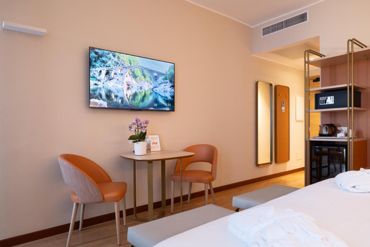 Hotel Raffaello - Housity