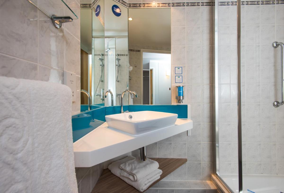 Holiday Inn Express Edinburgh - Leith Waterfront, an IHG Hotel - Housity