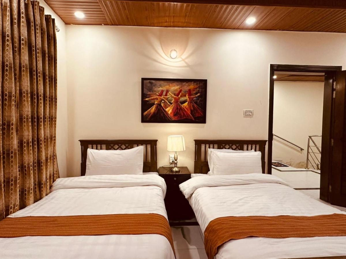 Nook House - Valley View Villa - Housity