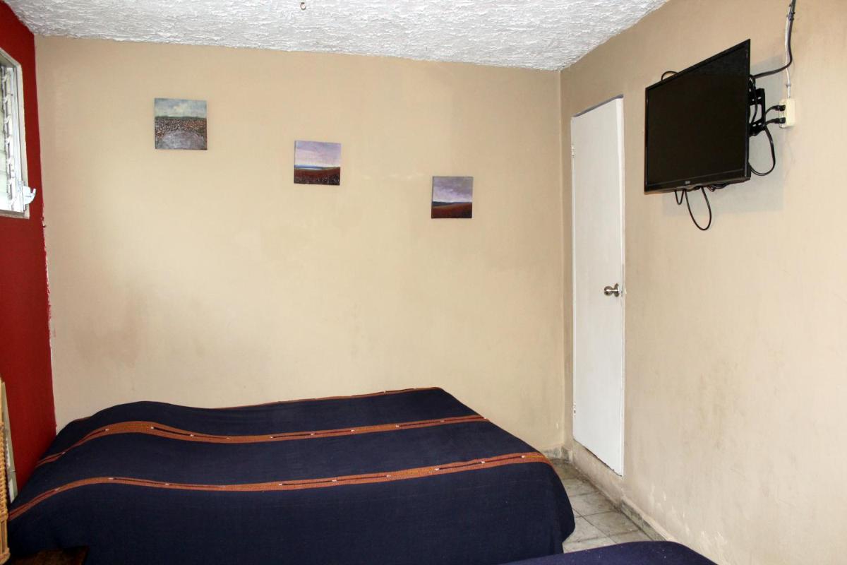 Ximenas Guest House - Housity
