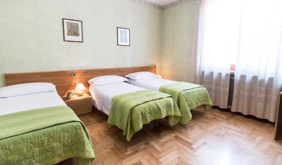 Camere R 75 - Housity
