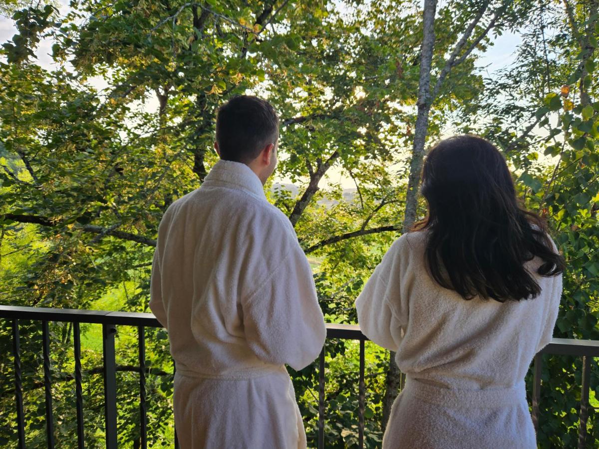 Clients de l'établissement Le Belvédère Hotel et Bien être