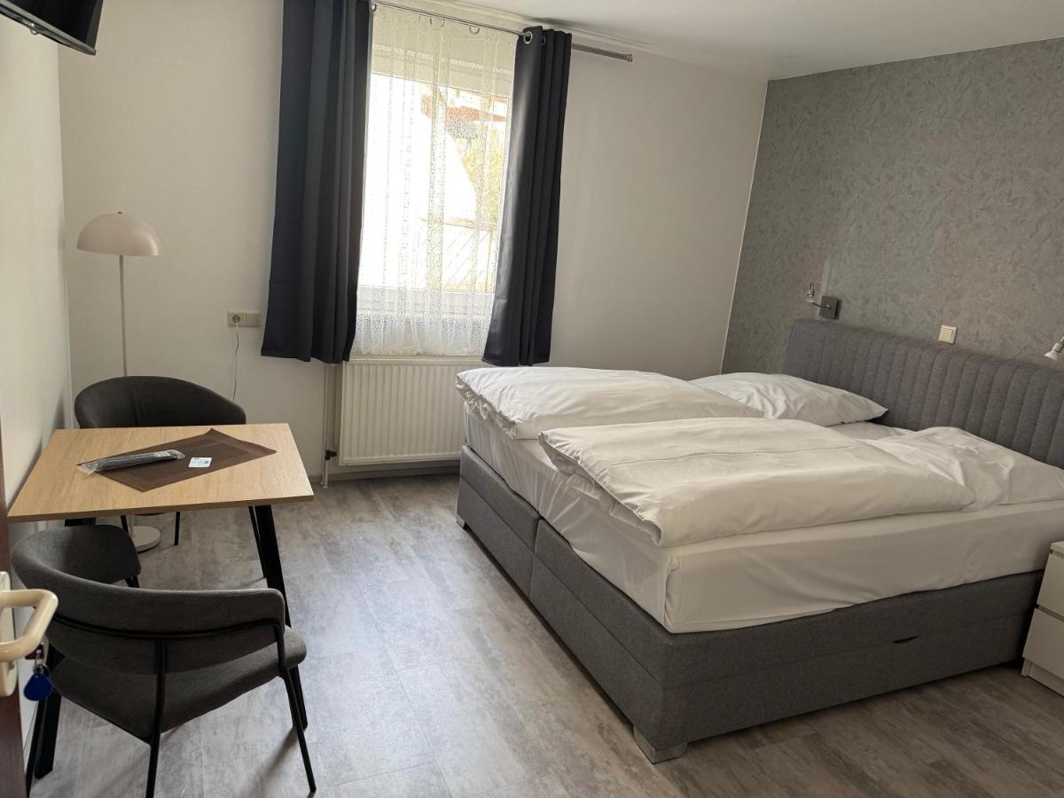 Hotel Zum Weinberg - Housity