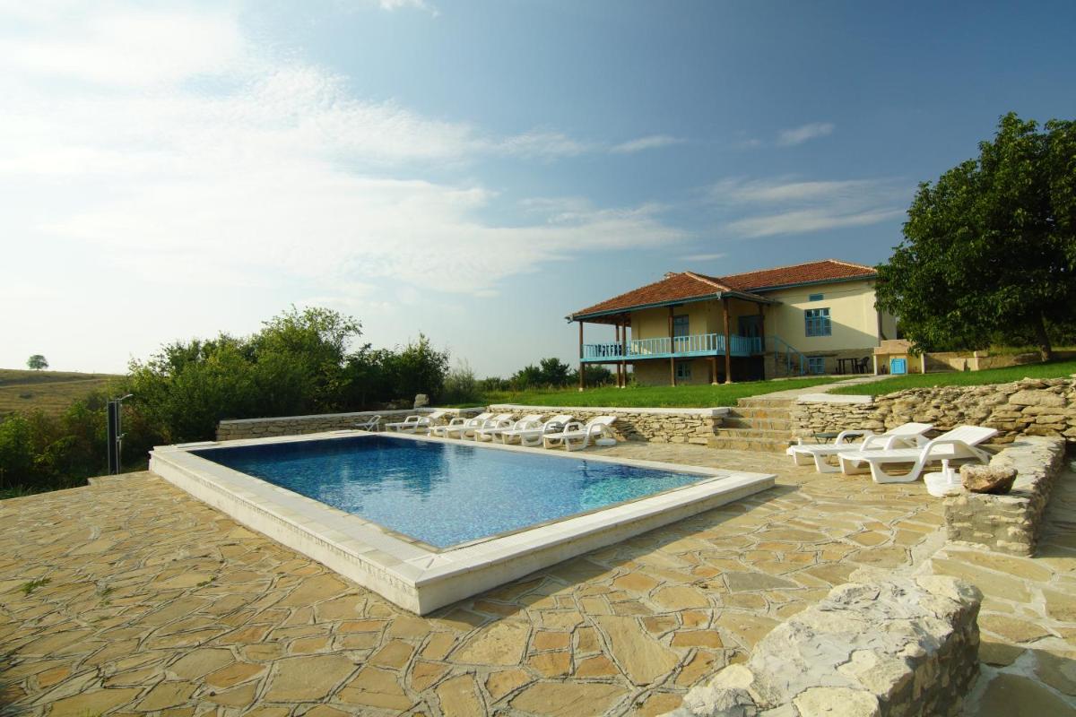 Botev Houses - Housity