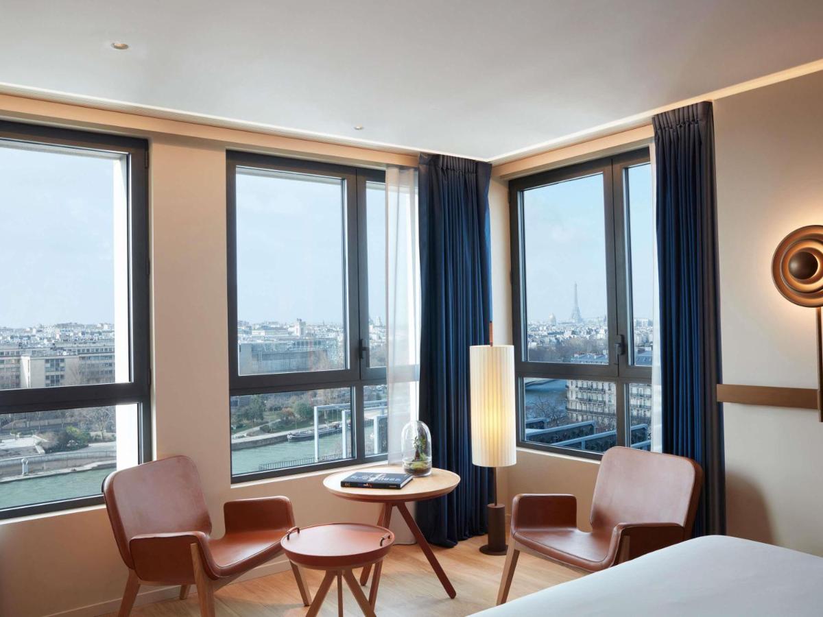 Coin salon dans l'établissement SO/ Paris Hotel