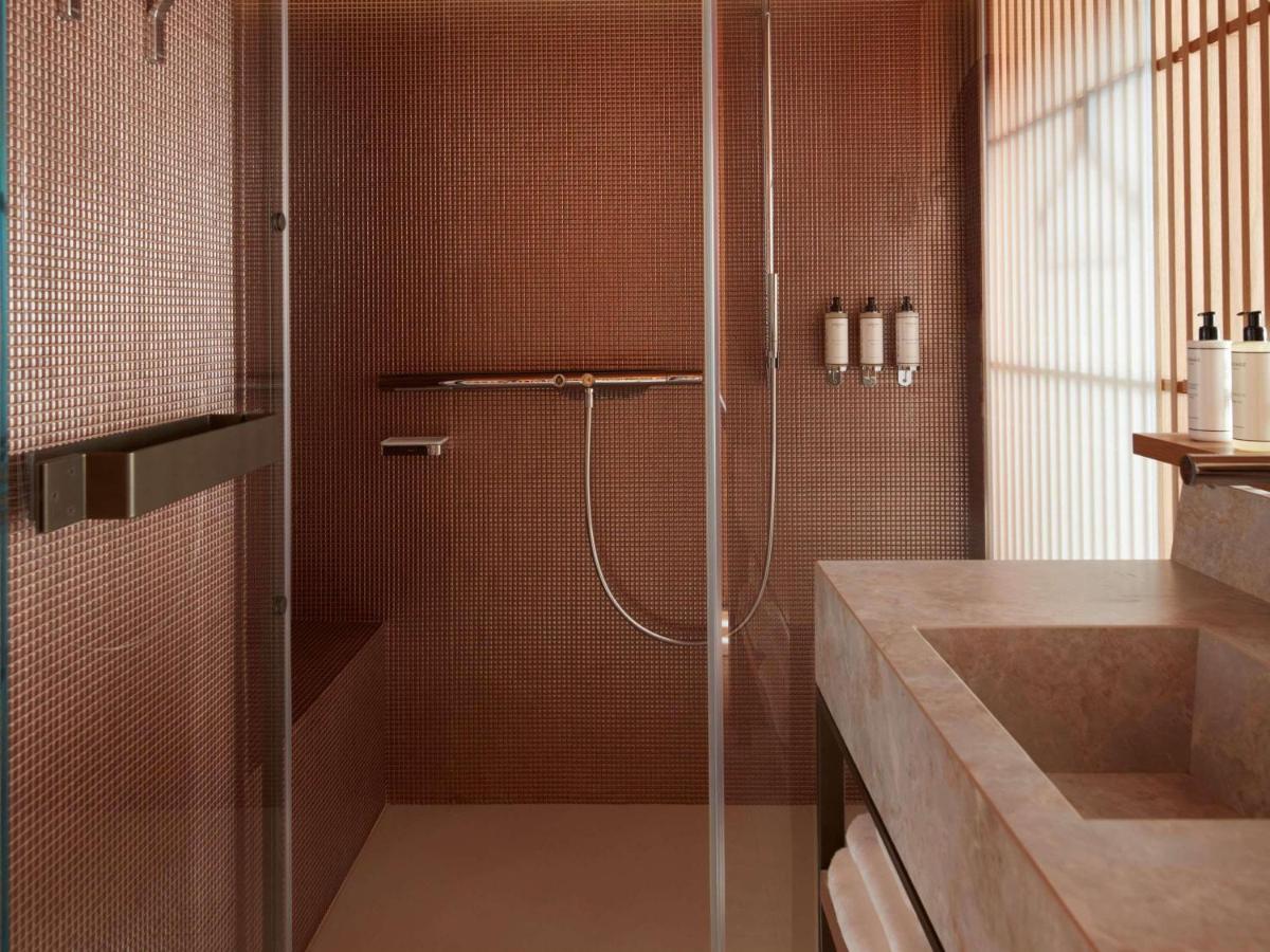 Salle de bains dans l'établissement SO/ Paris Hotel