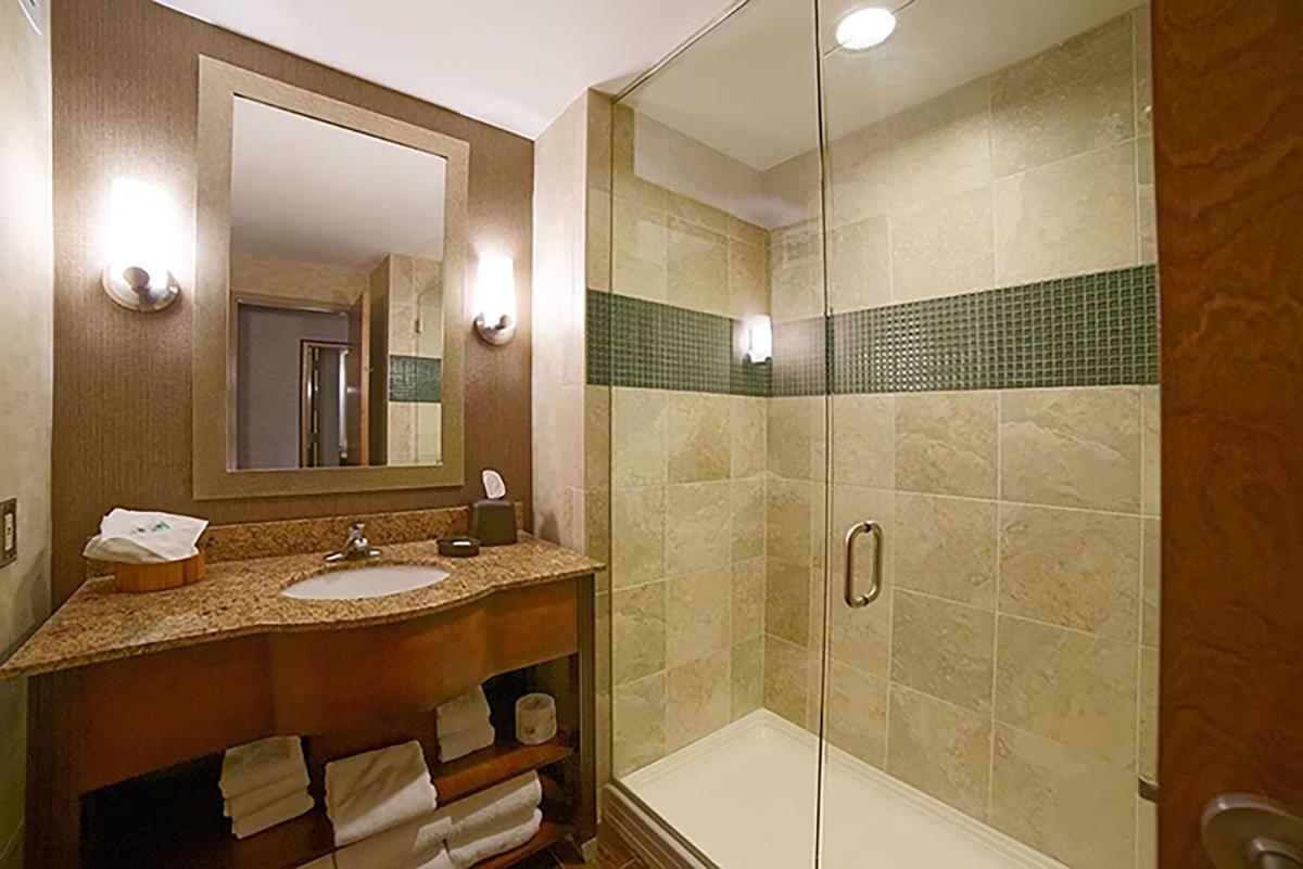 Riverwalk Casino Hotel - Housity