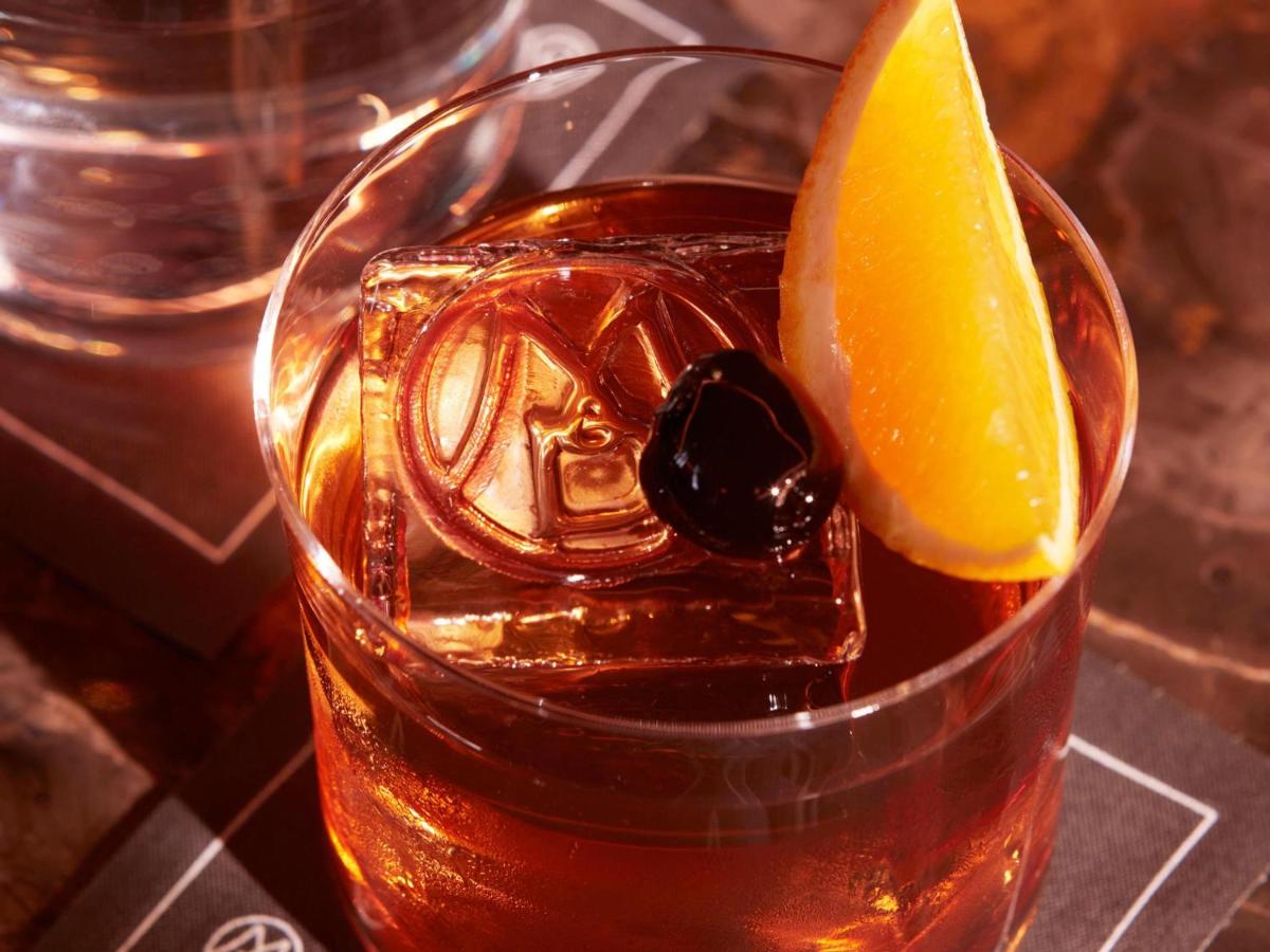 Boissons dans l'établissement Maison Delano Paris