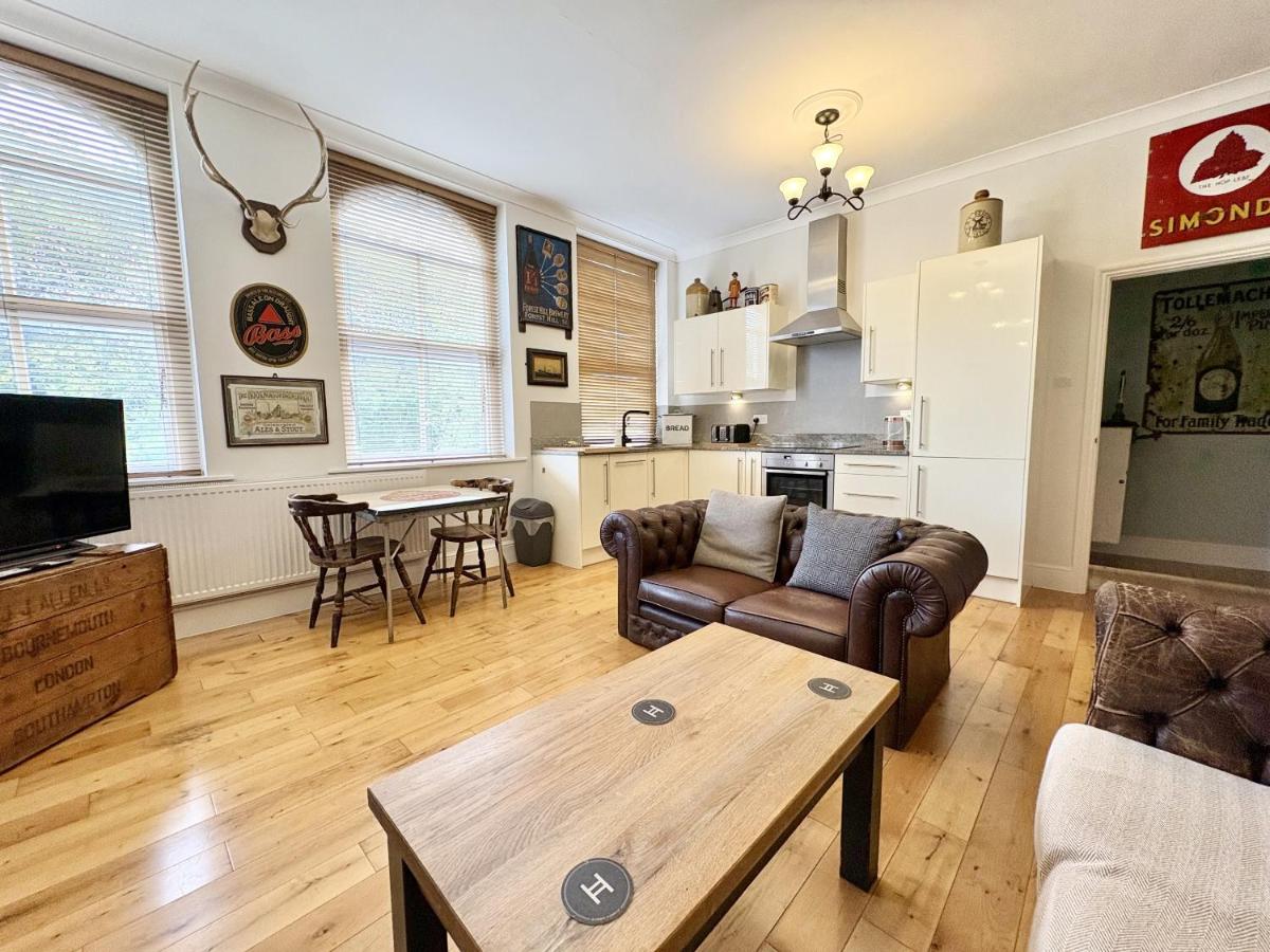 Flat 1 - Housity