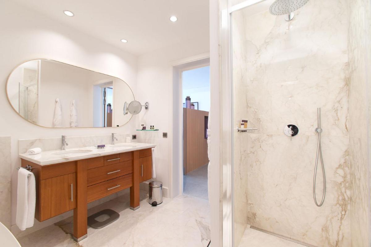 Salle de bains dans l'établissement Casadelmar