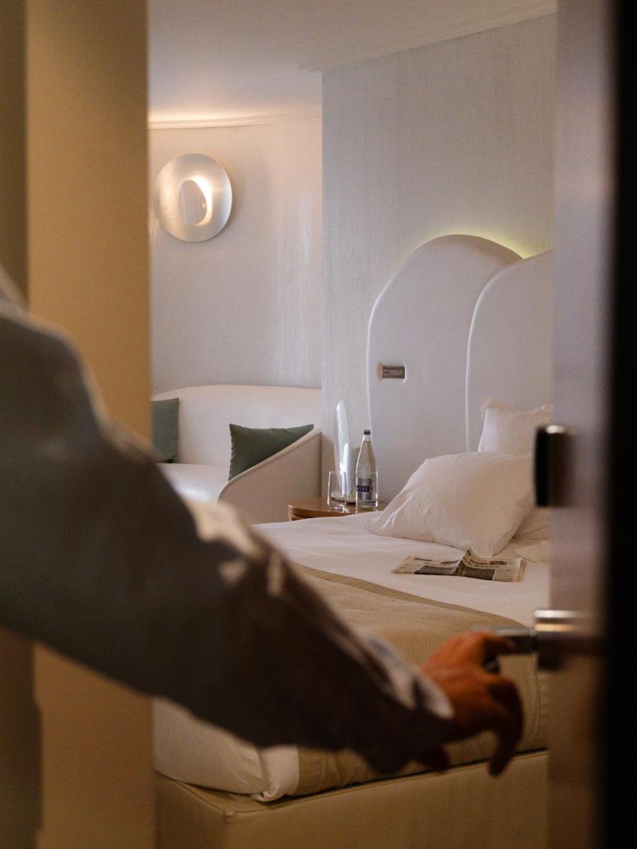 Un ou plusieurs lits dans un hébergement de l'établissement Miramar La Cigale Hotel Thalasso & Spa