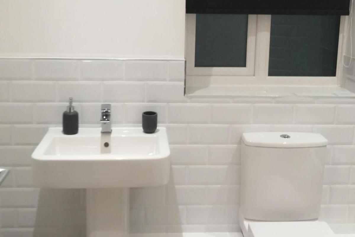 Immaculate 1-Bed Apartment in Hinckley - Housity