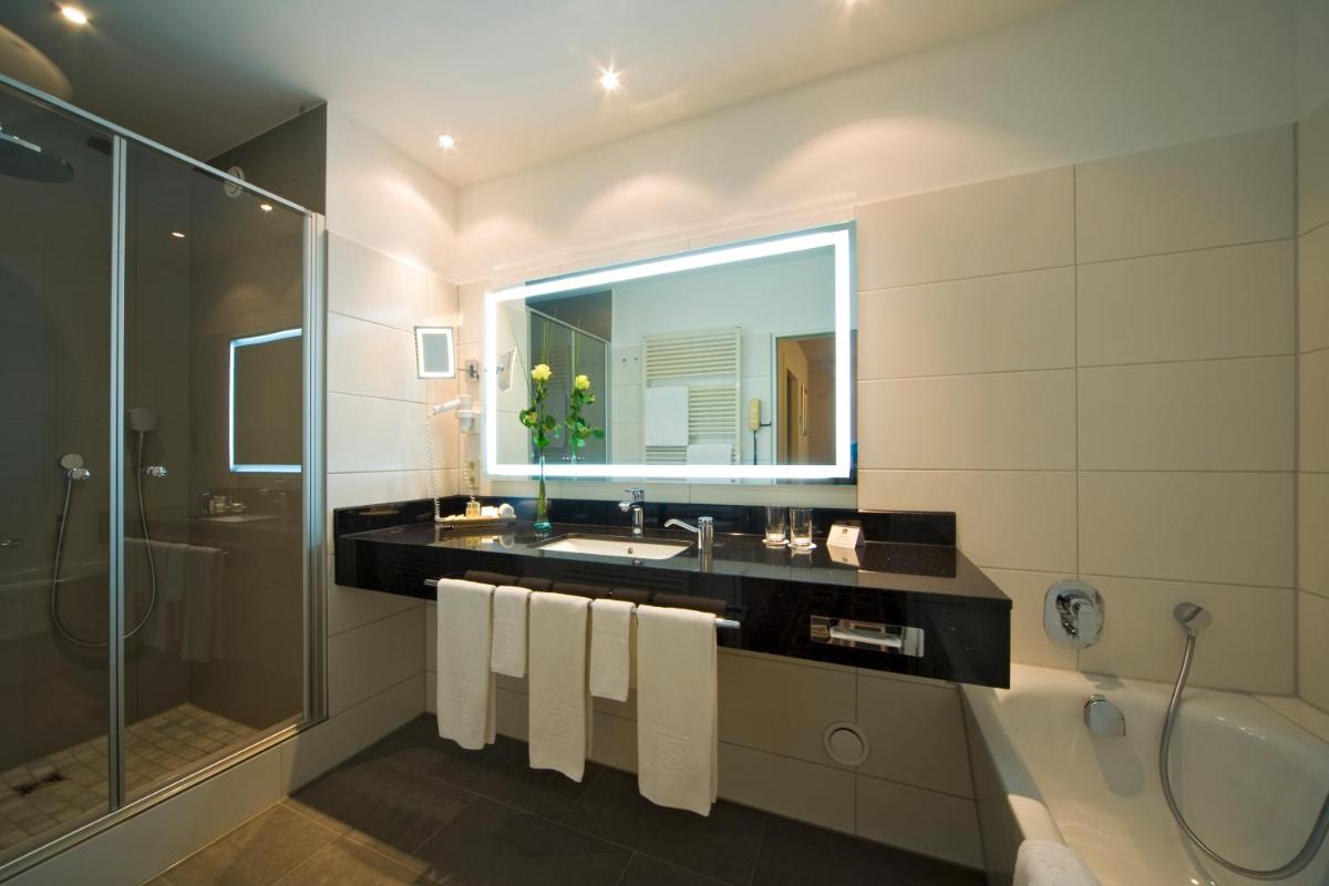 Best Western Premier Parkhotel Kronsberg - Housity