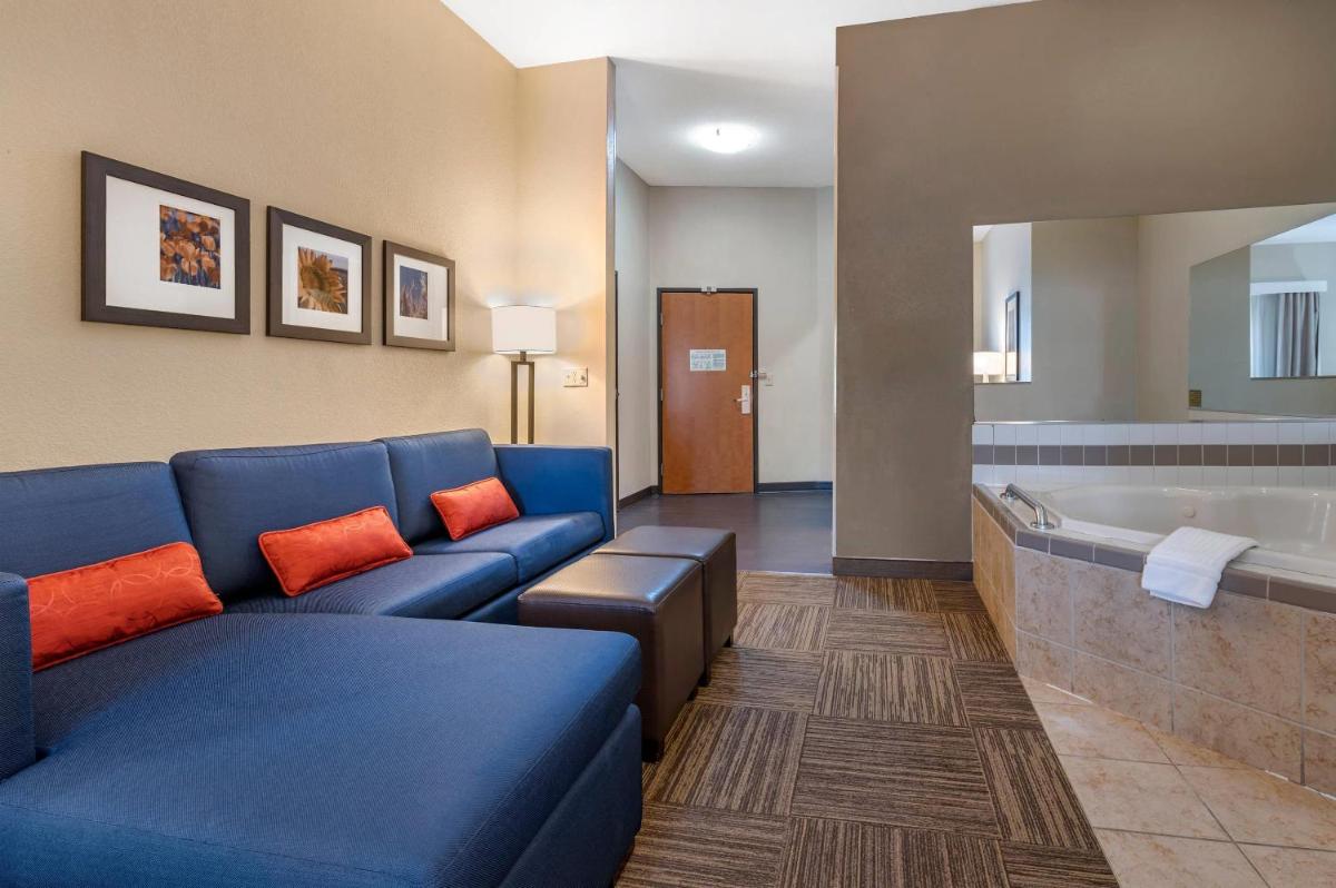 Comfort Suites Urbana Champaign, University Area - Housity