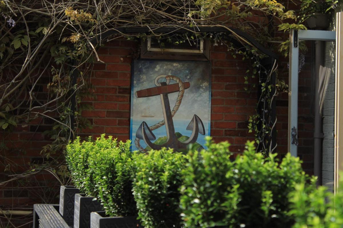 The Blue Anchor - Housity